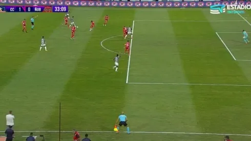 Benegas estaba un zapato adelantado y su primer gol con Colo Colo fue anulado