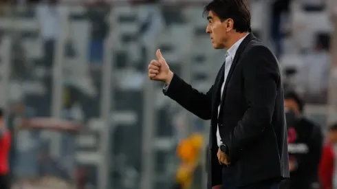 ¿Vuelve Quinteros? Revisa quién dirige a Colo Colo ante Everton.