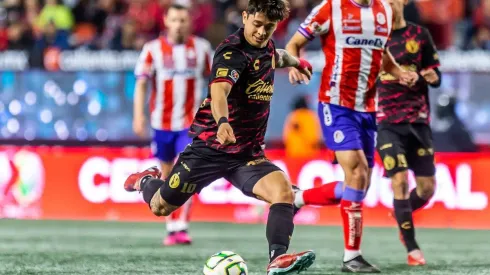 Montecinos fue titular este miércoles, pero salió lesionado