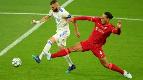 Benzema presentó molestias este jueves a cinco días de disputar la Champions League.