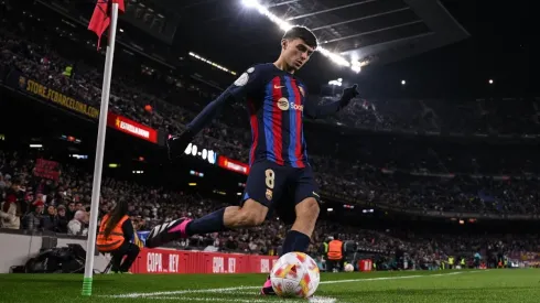 Pedri se lesionó en el último partido del Barcelona, ante Manchester United, y su tiempo de recuperación desde ya lo pone en duda para enfrentar al Real Madrid.