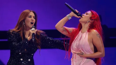 Karol G vivió un emotivo momento con Myriam Hernández.
