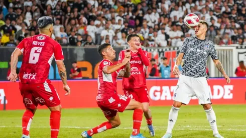 Carlos Palacios en acción ante Ñublense. Fue expulsado tras terminar aquel partido.