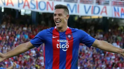 Diego Churín con la camiseta de Cerro Porteño