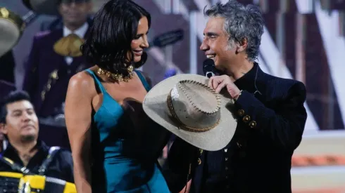 Rubia Soares y Alejandro Fernández durante la tercera noche del Festival de Viña 2023.