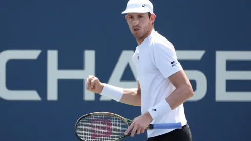 Jarry se mide Báez en cuartos