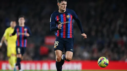 Barcelona visita a Almería por la Liga de España.