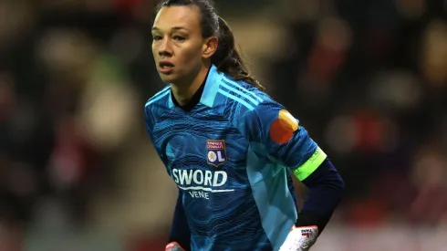 La portera de La Roja podría sumar su segundo galardón individual en los premios de la FIFA.