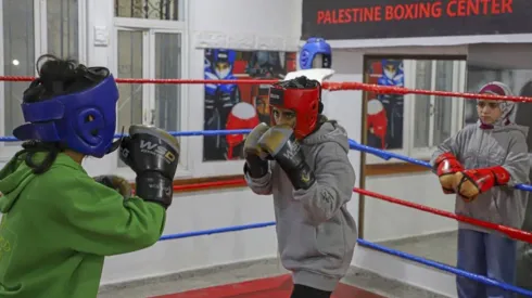 Las mujeres y niñas entrenaban en la playa y ahora lo hacen en el club