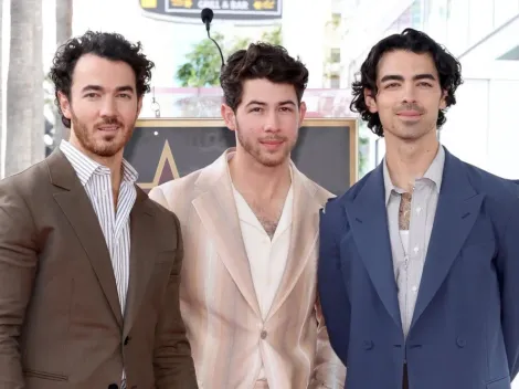 ¡Los Jonas Brother retrasan el lanzamiento de "The Album"!