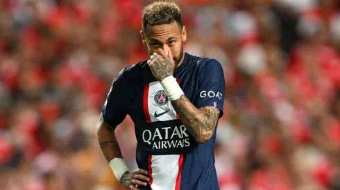 Neymar sufrió un esguince de tobillo en un partido ante Lille.