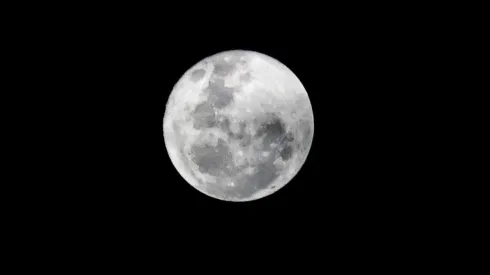 ¿A qué hora se podrá ver la Luna de gusano y por qué se llama así?