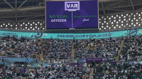 Distinciones entre fueras de juego y no aplica ley Dibu Martínez: cambios en el reglamento.