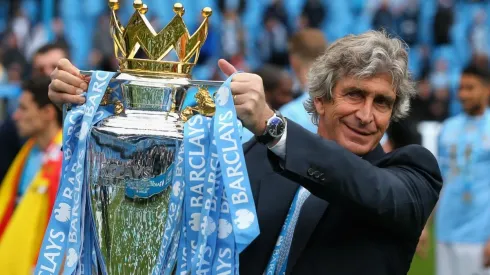 Pellegrini con la copa obtenida en la Premier League 2014
