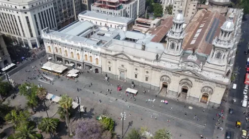 Los chilenos estarían inclinándose hacia la derecha en la política, según estudio.