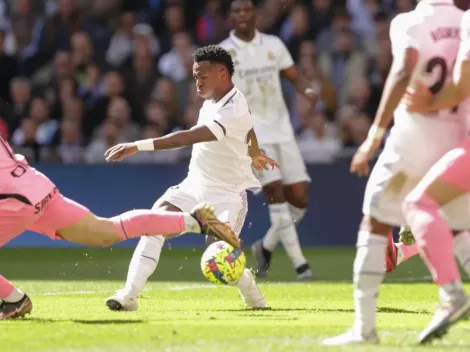 Real Madrid golea al Espanyol y no cede un centímetro al Barça