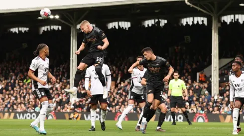 Arsenal mantuvo su distancia en la punta de la Premier.