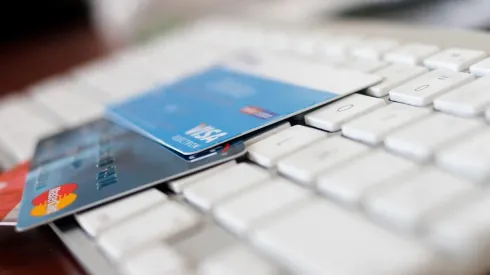 ¿Cómo puedo revisar si tengo deudas y me encuentro en Dicom?