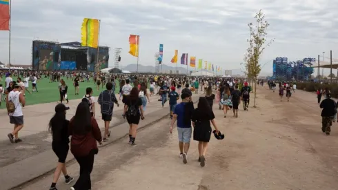 ¿Dónde puedo cargar mi pulsera del Lollapalooza?