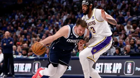 Los Angeles Lakers enfrentan a un rival directo en la lucha por llegar a la postemporada.