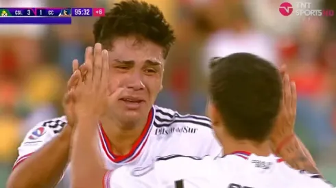 Damián Pizarro festeja emocionado su gol ante Cobresal.