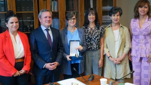 Senador UDI es primer presidente de Comisión de Mujer