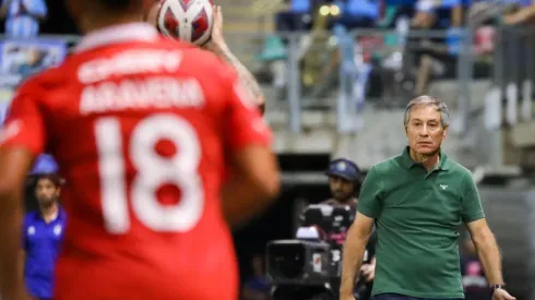 Holan descartó una salida a Independiente