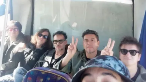 Joven penquista se hace viral luego de encontrarse a Los Bunkers en la micro