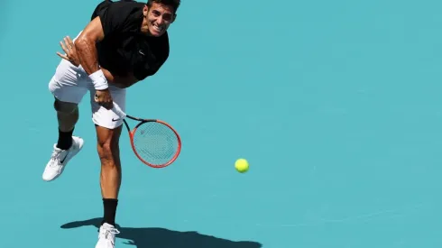 Garin no pudo vencer a Tsitsipas en sus dos partidos anteriores, y tampoco lo hizo en el tercero.
