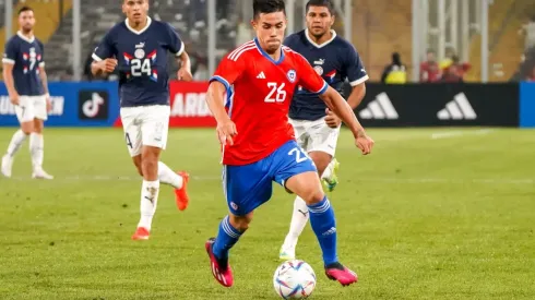 Alexander Aravena aprueba en su debut por la Roja