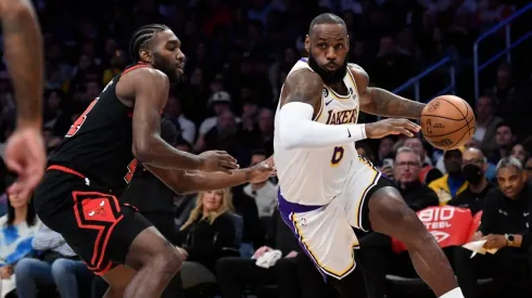 LeBron James regresó a la acción en el último duelo de los Lakers.