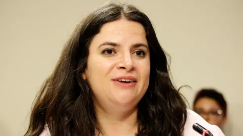 Ministra Orellana genera polémica por gestación subrogada