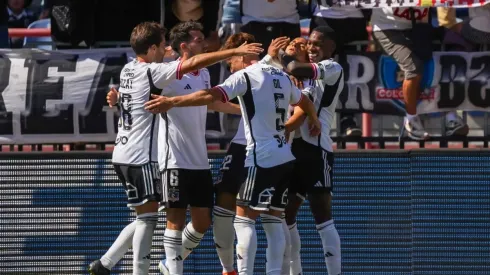 Colo Colo celebra el gol del triunfo ante Huachipato.