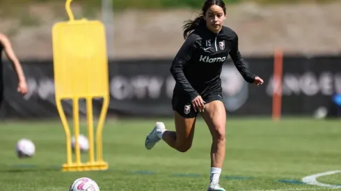 Scarlett Camberos entrenando en el Angel City FC