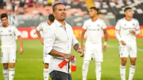Así salió Jorge Acuña a la cancha del estadio Monumental: Colo Colo venció 2-0 a Santiago City.