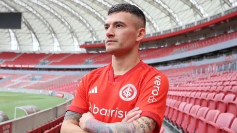 Charles Aránguiz regresa a Inter de Porto Alegre tras casi 8 años.