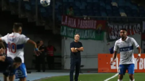 Según Olmos, los jugadores cruzados le hacen la cama a Ariel Holan.