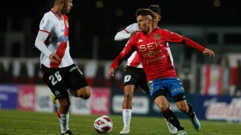 Unión Española venció 1-0 a Curicó y ganó tres puntos de oro.