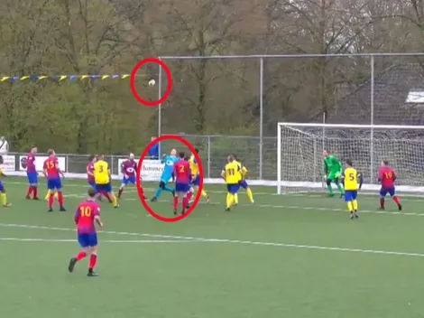 Hito mundial: arquero marca de chilena en el minuto 90'+8