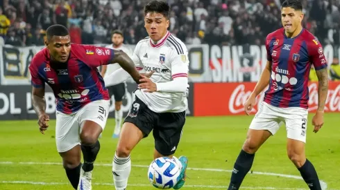 La defensa de Monagas tuvo que saber aguantar a Damián Pizarro.