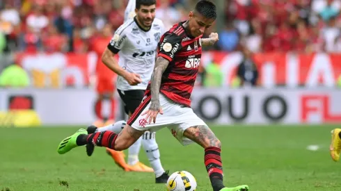 Erick Pulgar puede debutar como zaguero en el Mengao