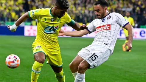 Suazo brilla y se acerca a su primera copa en el extranjero