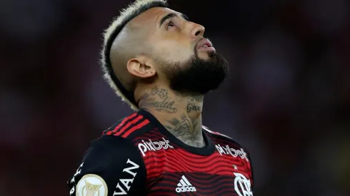 Arturo Vidal no lo pasa bien