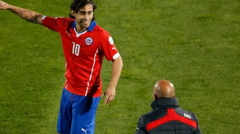 Jorge Valdivia conversa con Jorge Sampaoli en la selección chilena.