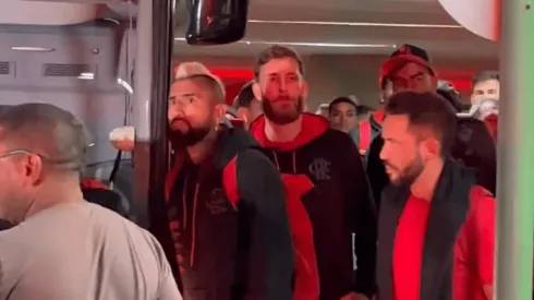 Vidal pasó un mal rato con los hinchas del Flamengo