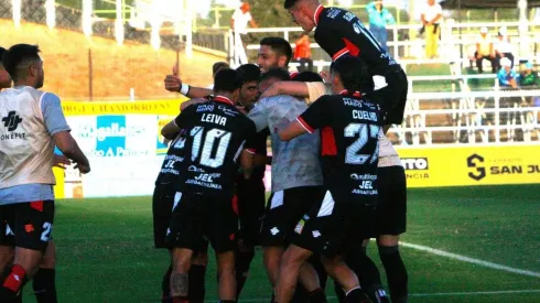 Curicó le ganó una final a Magallanes en el fondo de la tabla