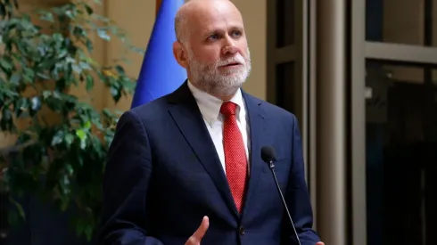 Gobierno le responde a Isapres por críticas contra ley corta