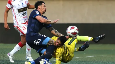 ¡Así fue el rodillazo de Zampedri que sacó del partido a Nelson Espinoza!