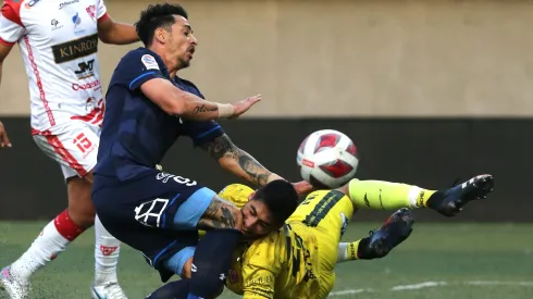 Zampedri golpeó en el rostro a Espinoza