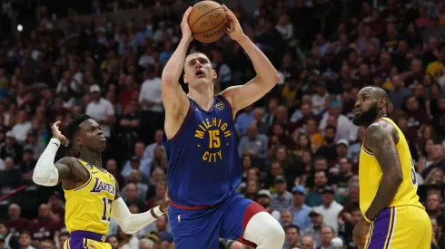 Jokic lideró el primer triunfo de Denver sobre los Lakers.